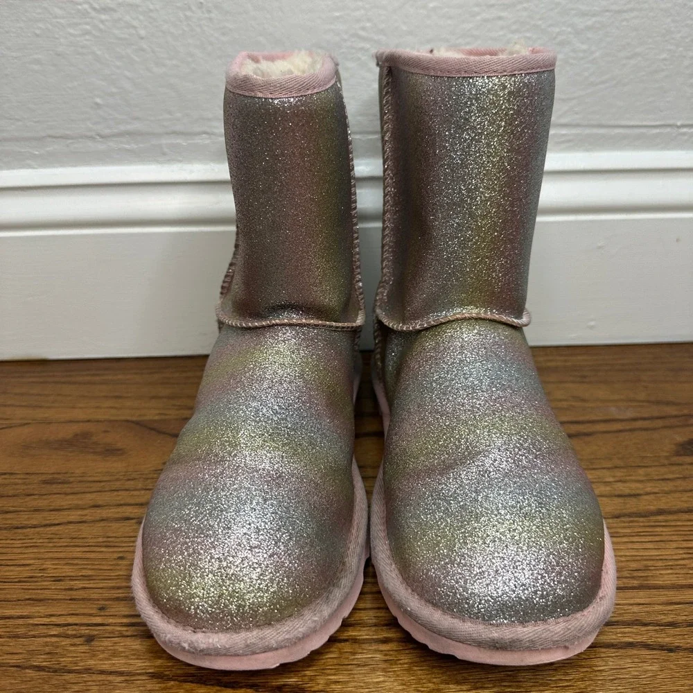 UGG Kids Classic II Glitter Boots Rainbow Pink Kids Size 5 Style 1130784K